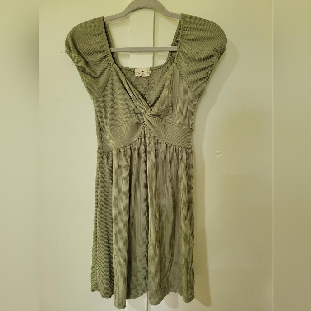 Derek Heart Olive Green Ribbed Top